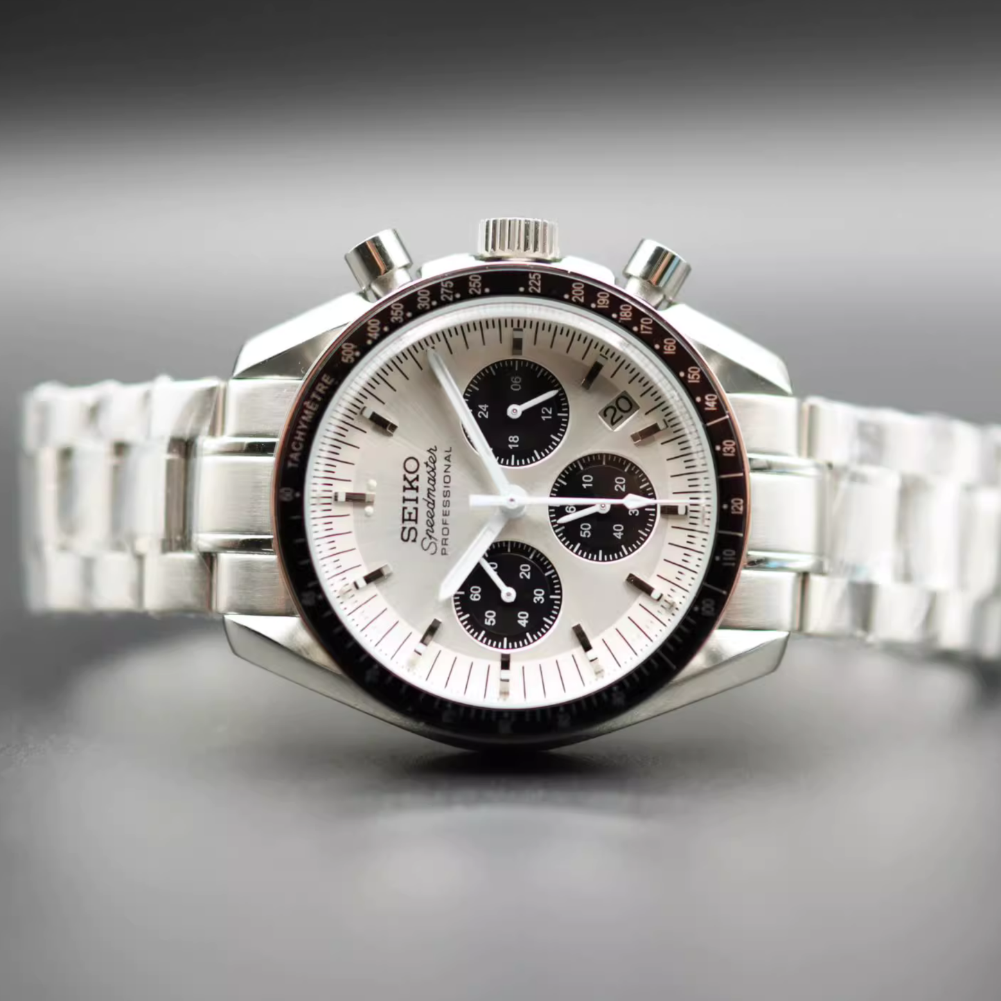 SEIKOMASTER | BLACK WHITE