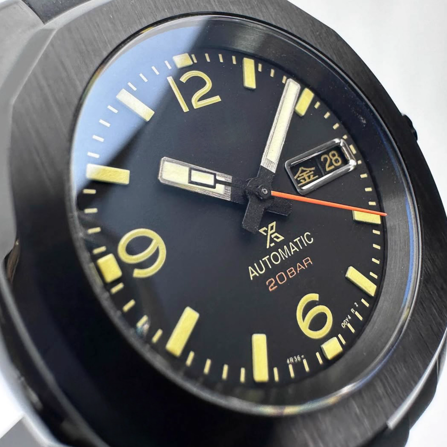 ROYAL SEIKOAK | BLACK YELLOW