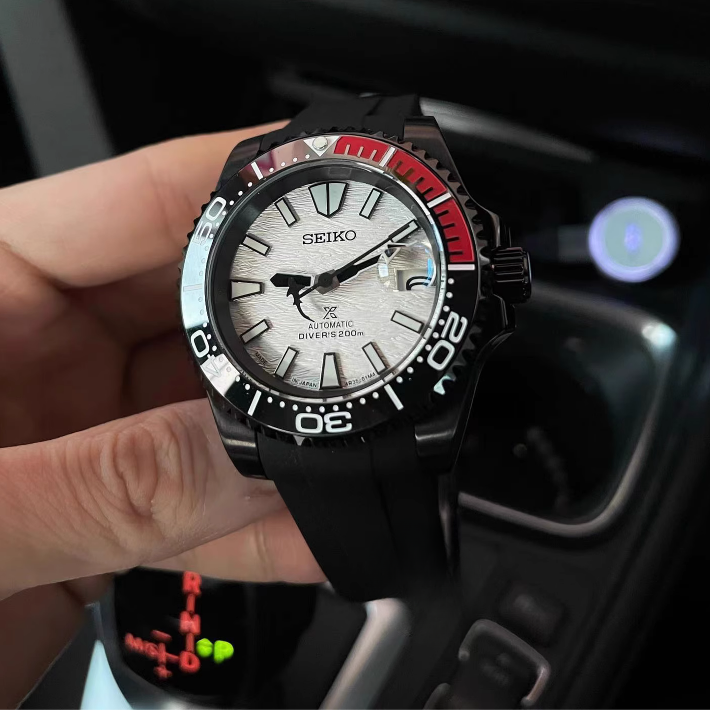 SEIKOMARINER | SHARK RED