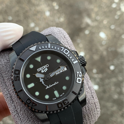 SEIKOMARINER | SHARK BLACK