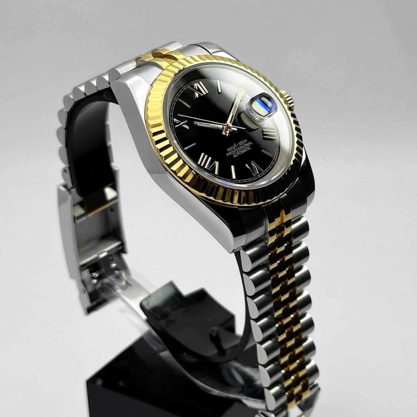 SEIKOJUST | BLACK - GOLD