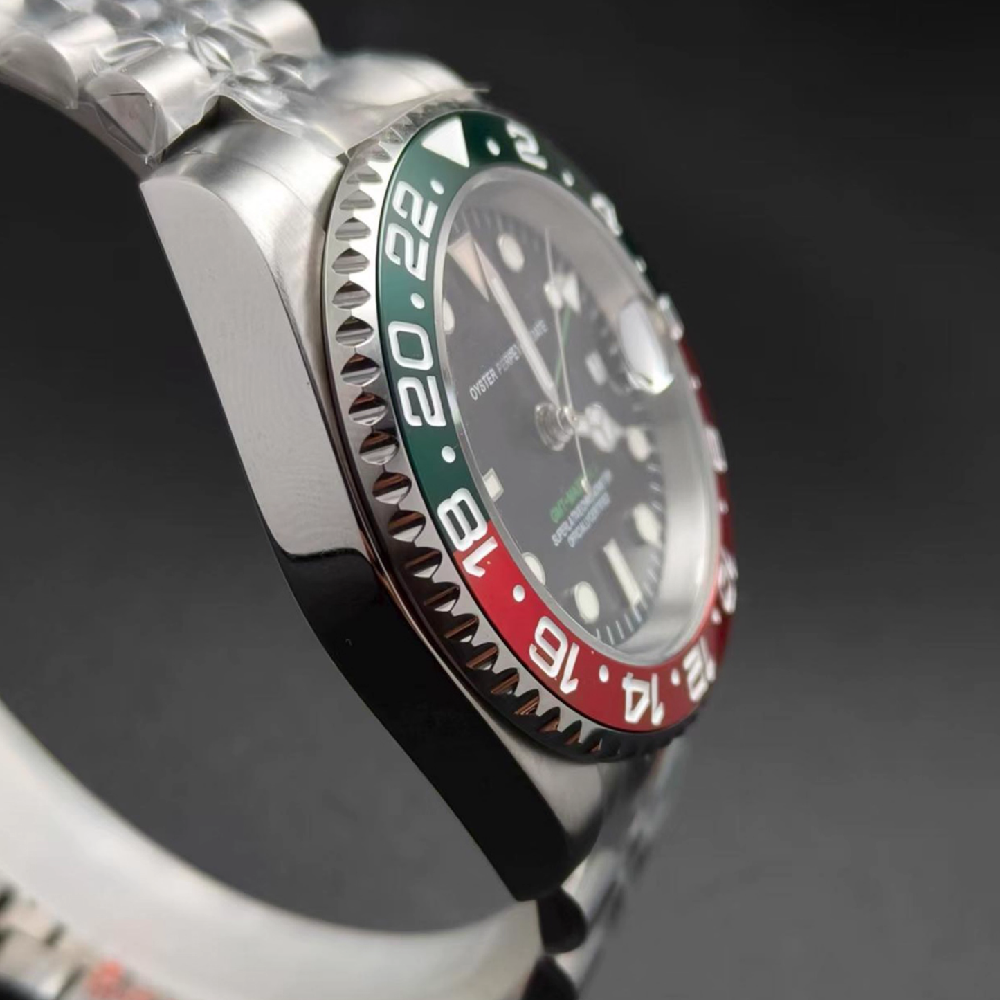 GMT-S | GREEN RED