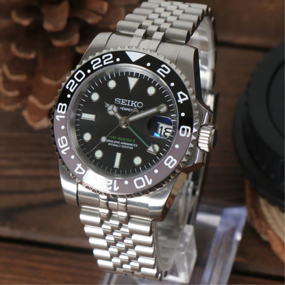 GMT-S | BRUCE WAYNE