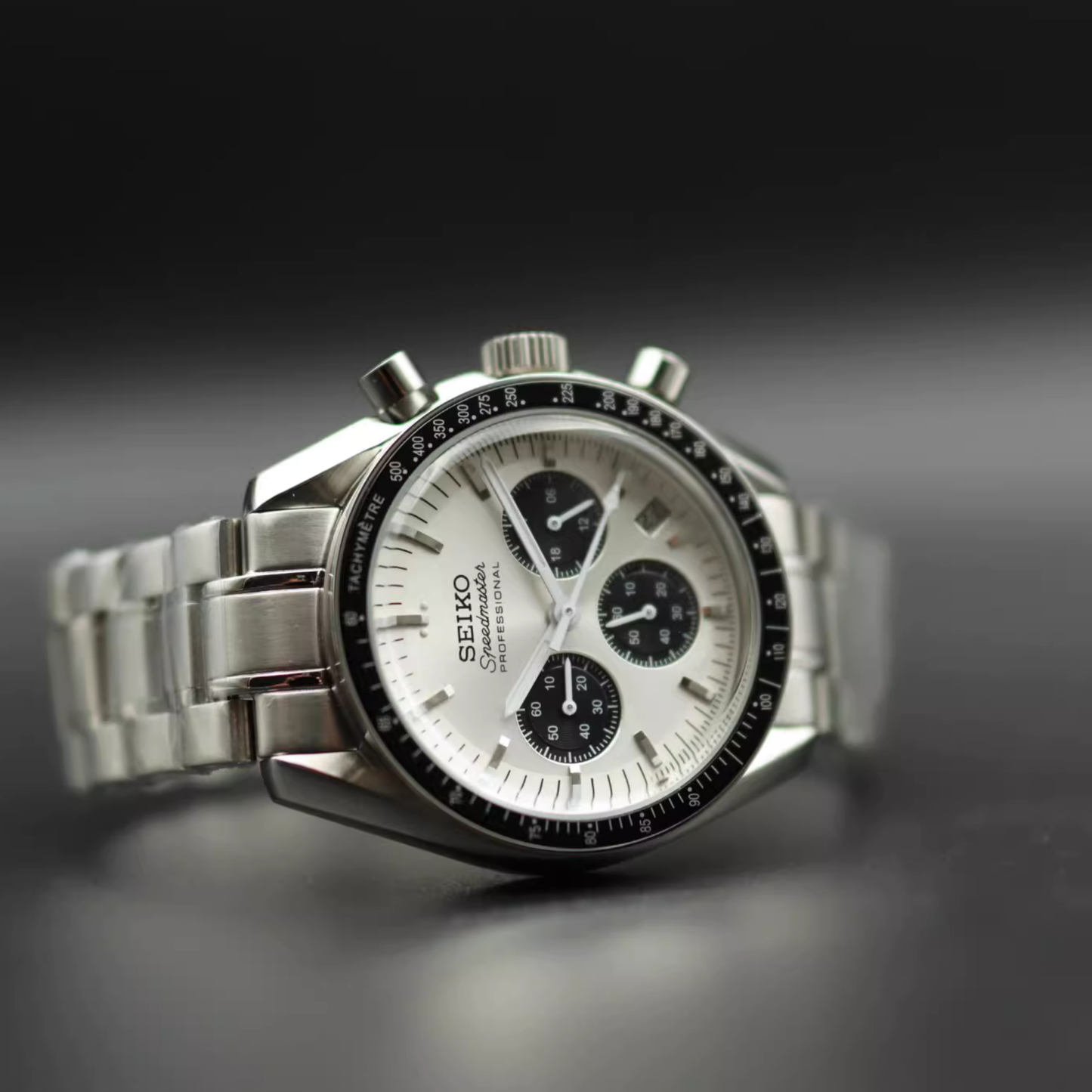 SEIKOMASTER | BLACK WHITE